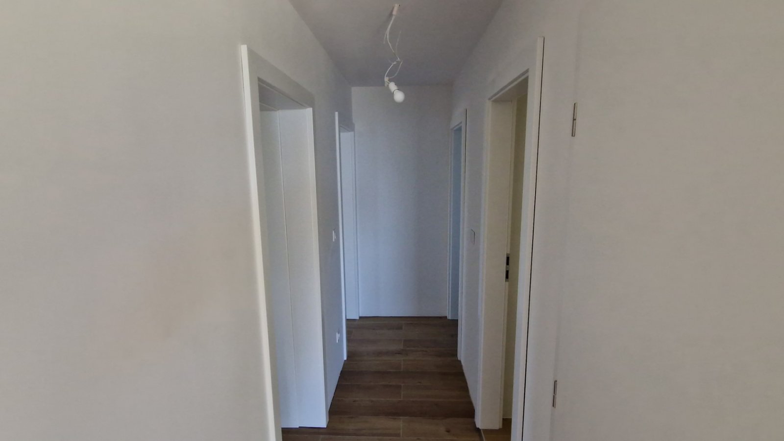 Moderne Wohnung in einem Neubau mit Garten und Meerblick, Privlaka