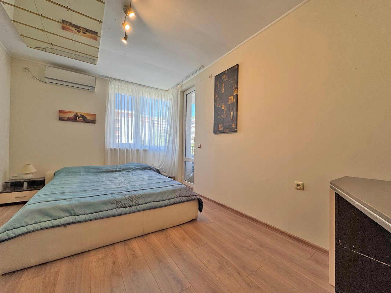 Drei-Zimmer-Wohnung im Komplex Marina Fort, Sweti Wlas, Bulgarien.
