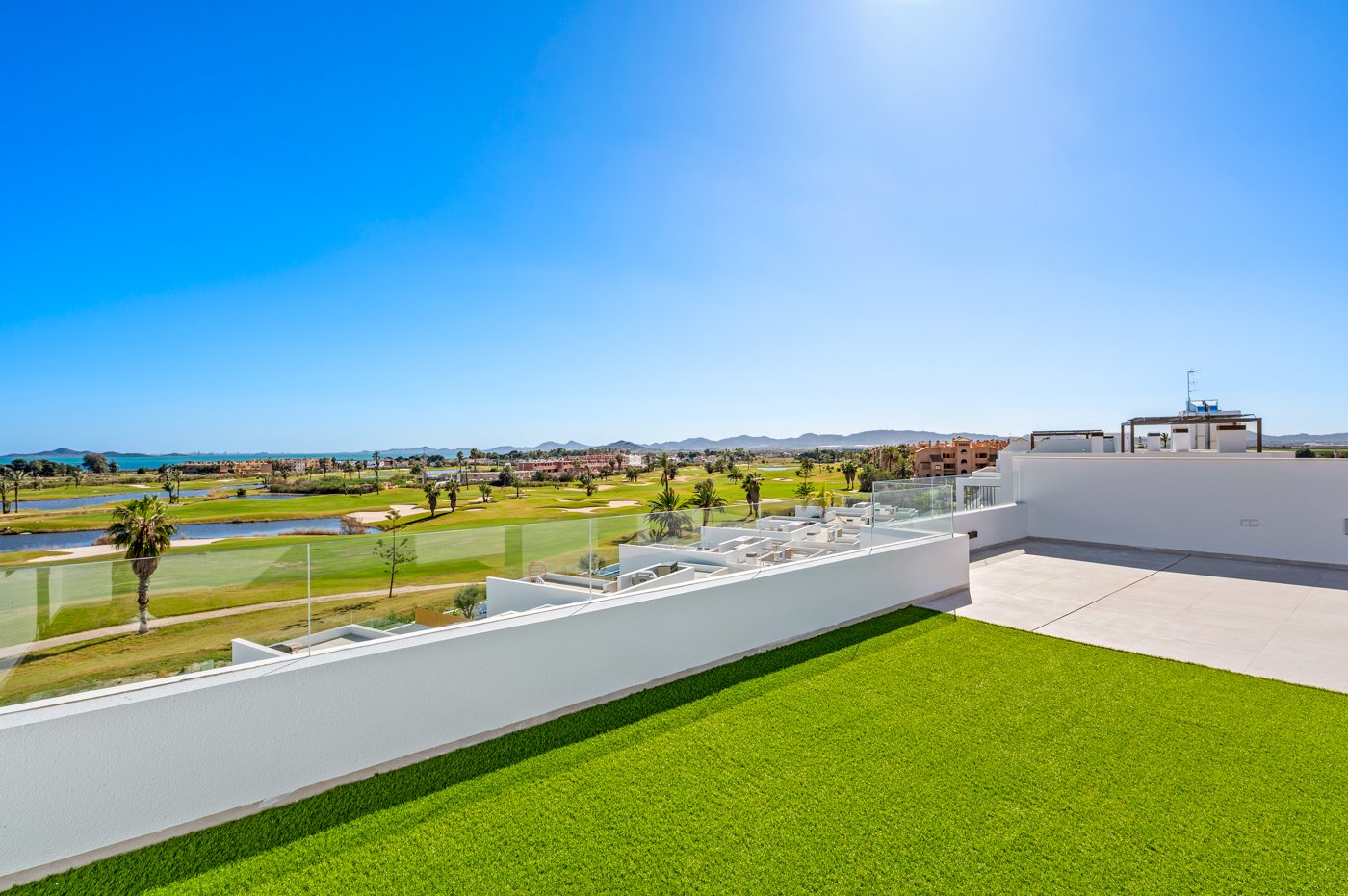 Exklusive freistehende Häuser, 100 m vom Golfplatz und 3 km vom Meer entfernt, Los Alcázares