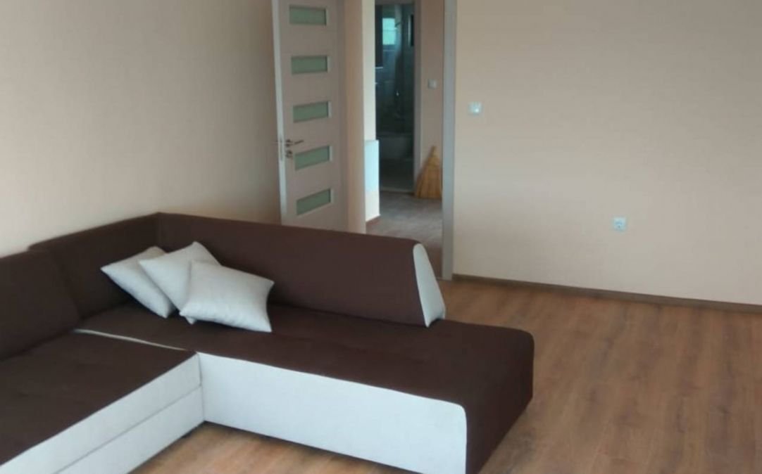 6Großzügiges Haus (370 m²) auf einem Grundstück mit eigenen Weinbergen im Dorf Detelina, Region Varna, Bulgarien zu verkaufen