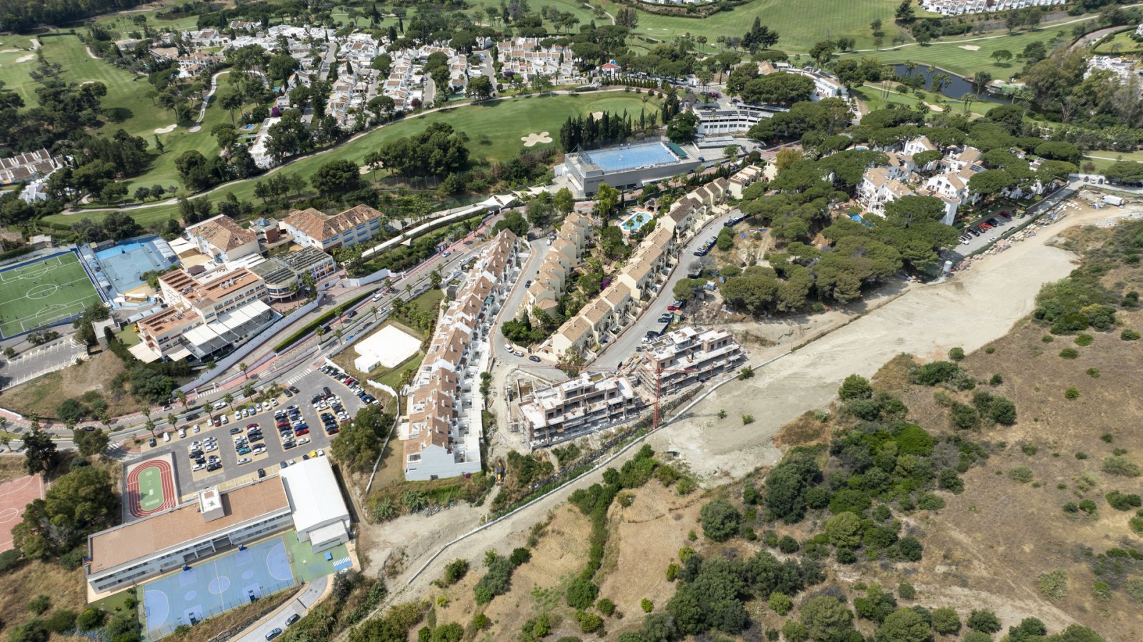 Exklusive Penthäuser mit Meerblick, 3 km vom Strand entfernt, Marbella