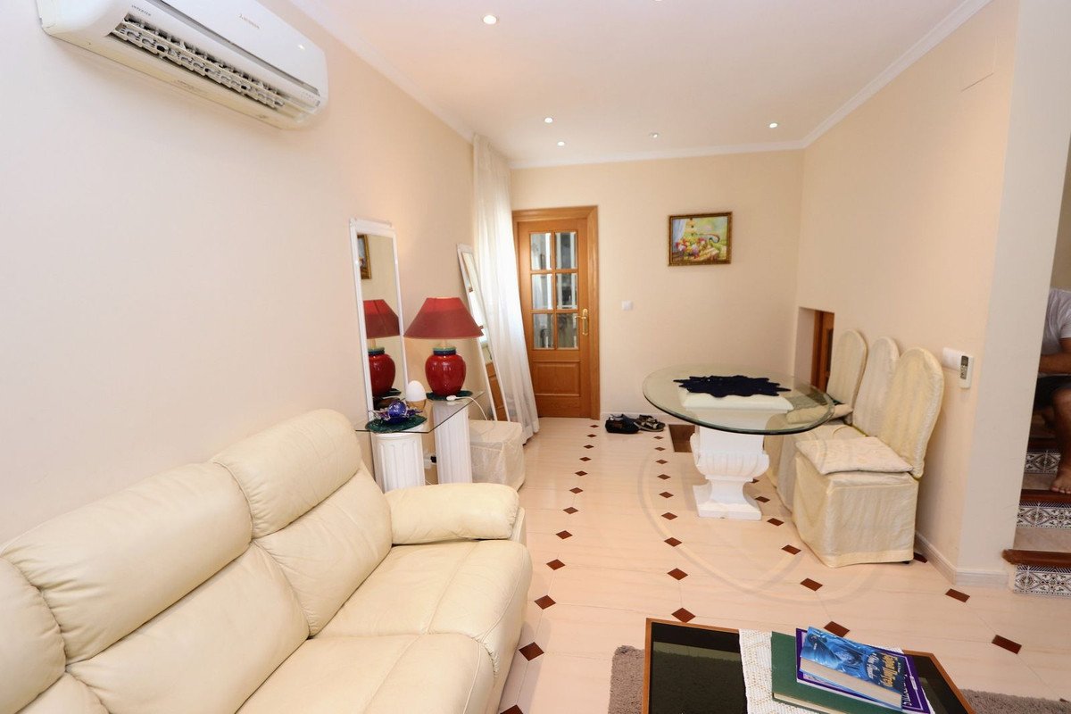 Außergewöhnliches Doppelhaus mit Meerblick und direktem Strandzugang, Torrevieja