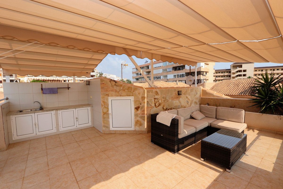 Außergewöhnliches Doppelhaus mit Meerblick und direktem Strandzugang, Torrevieja