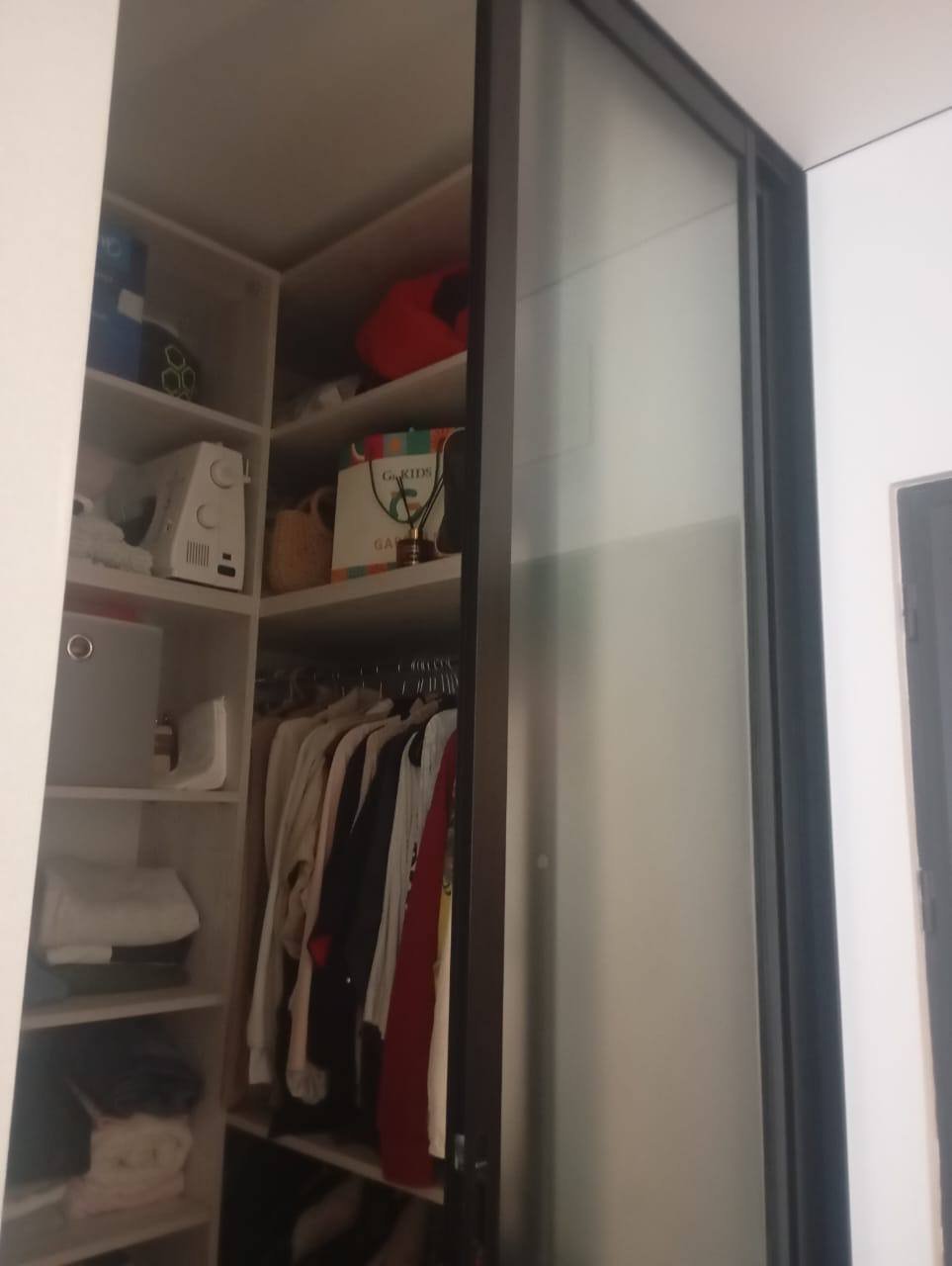 Schlüsselfertige, vollständig renovierte 2-Zimmer-Wohnung mit Bergblick in Batumi, Georgien