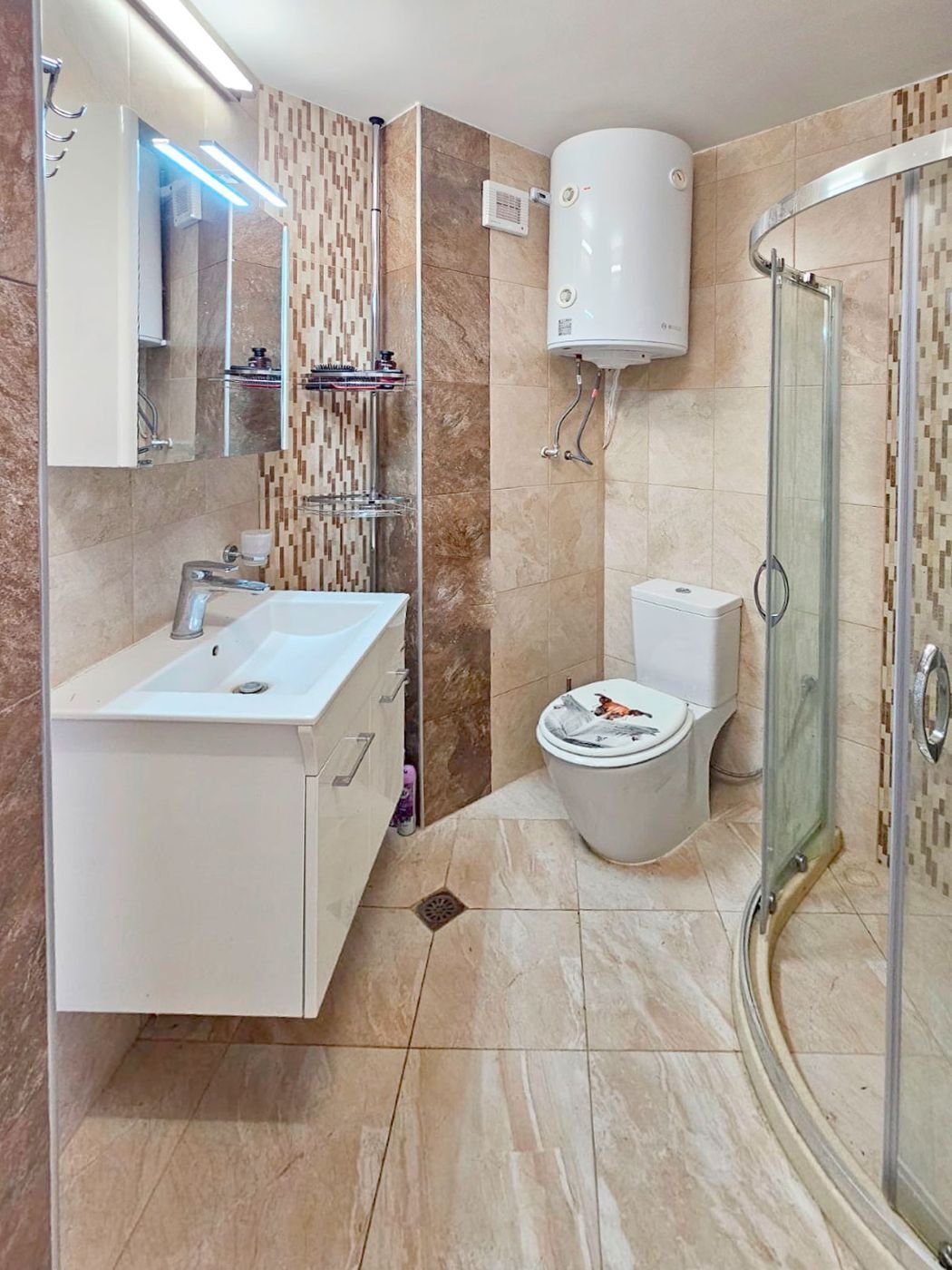 Stilvolle 3-Zimmer-Wohnung mit traumhaftem Meerblick in der Wohnanlage Oasis, Ravda, Bulgarien