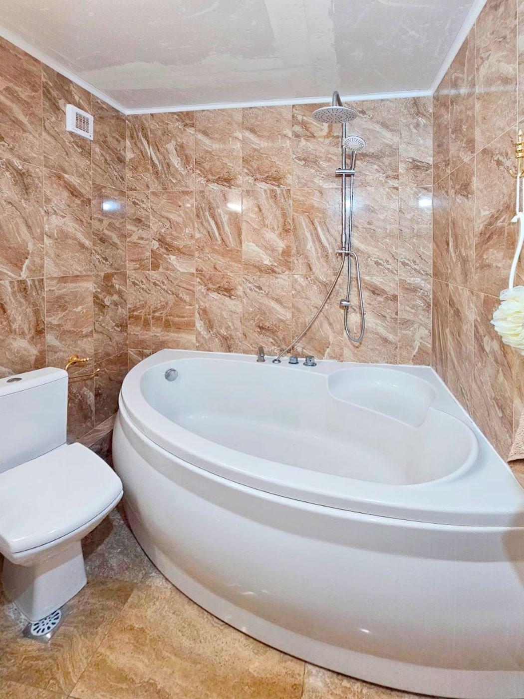 Stilvolle 3-Zimmer-Wohnung mit traumhaftem Meerblick in der Wohnanlage Oasis, Ravda, Bulgarien