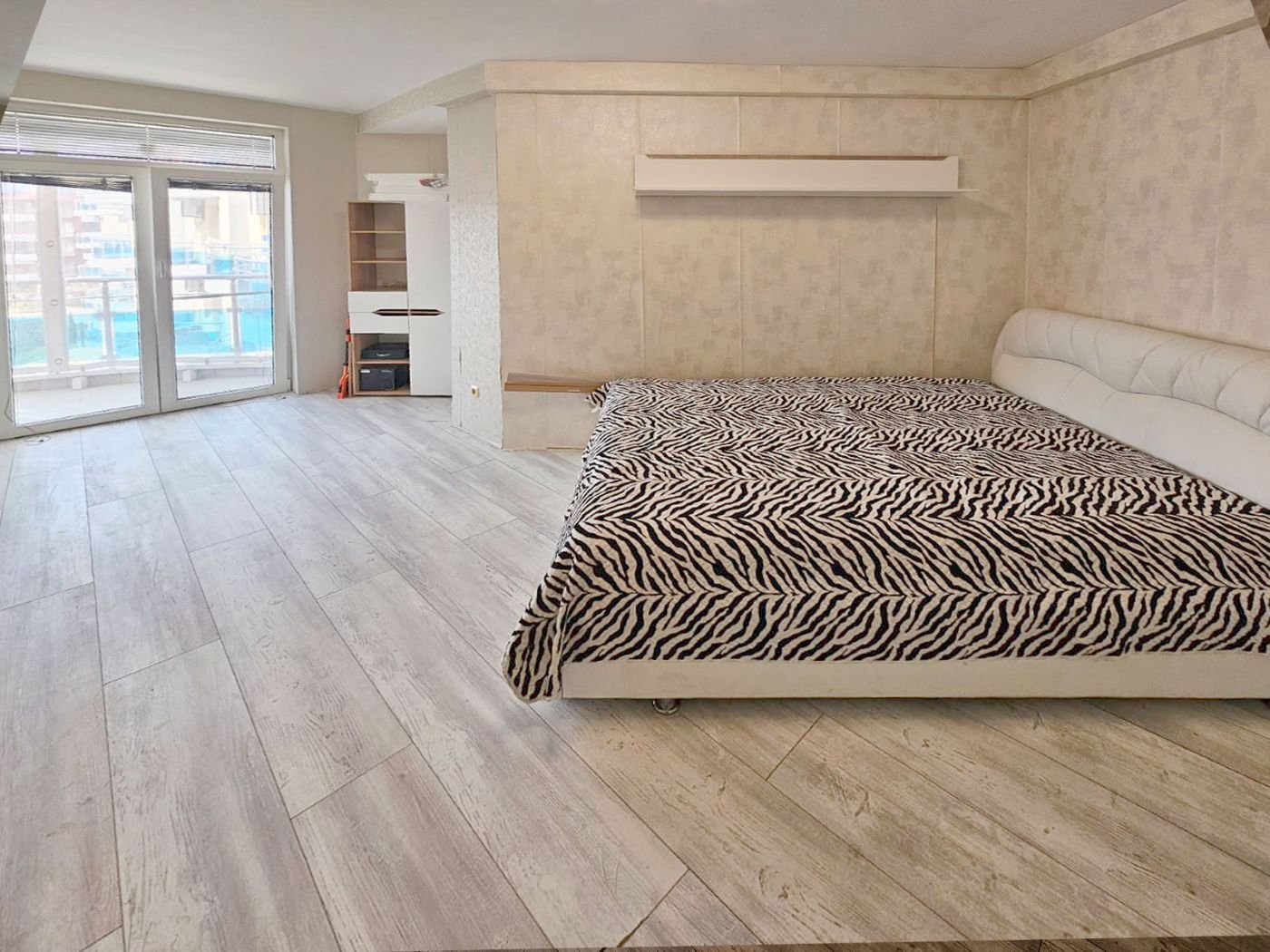 Stilvolle 3-Zimmer-Wohnung mit traumhaftem Meerblick in der Wohnanlage Oasis, Ravda, Bulgarien