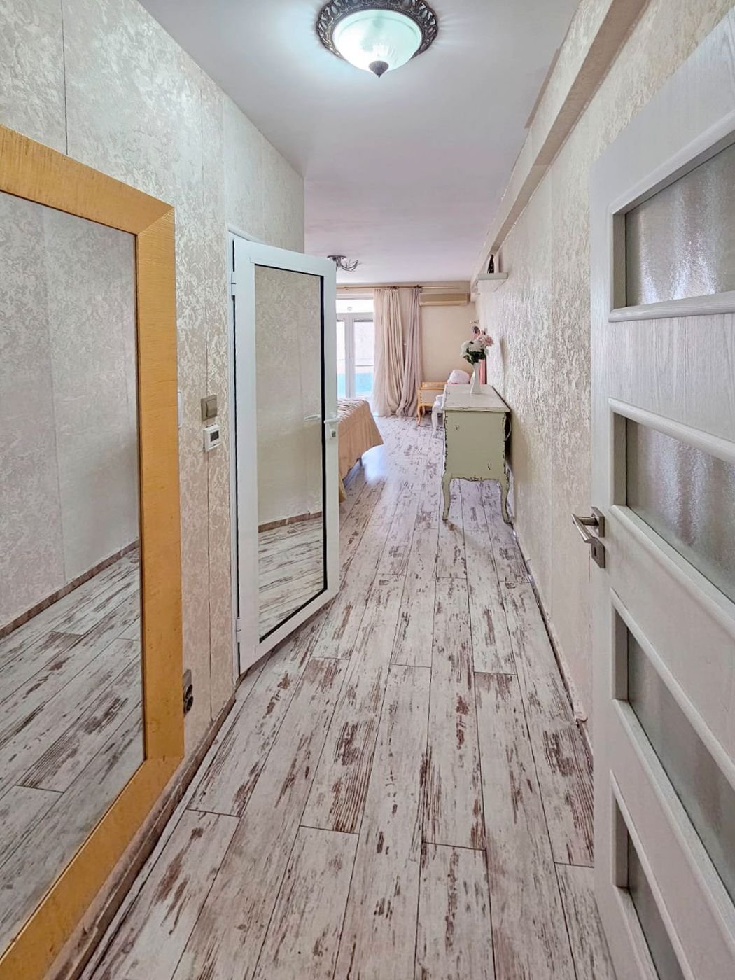 Stilvolle 3-Zimmer-Wohnung mit traumhaftem Meerblick in der Wohnanlage Oasis, Ravda, Bulgarien