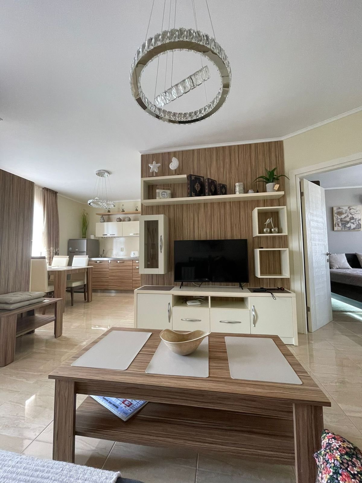 Zweizimmerwohnung mit Poolblick im exklusiven Wohnkomplex Esteban in Nessebar, Bulgarien