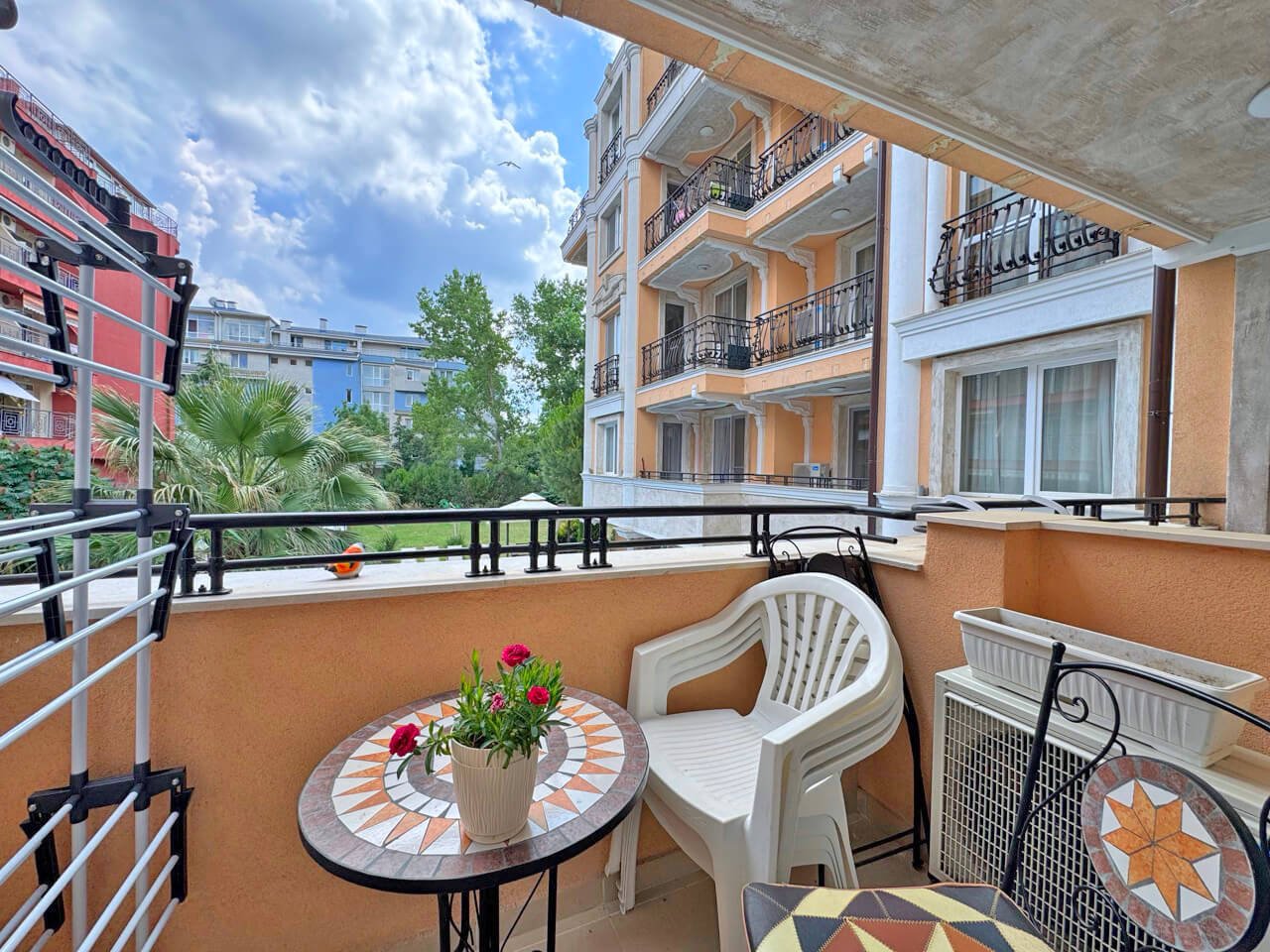 Zweizimmerwohnung mit Poolblick im Wohnkomplex Aphrodite 3 am Sonnenstrand, Bulgarien