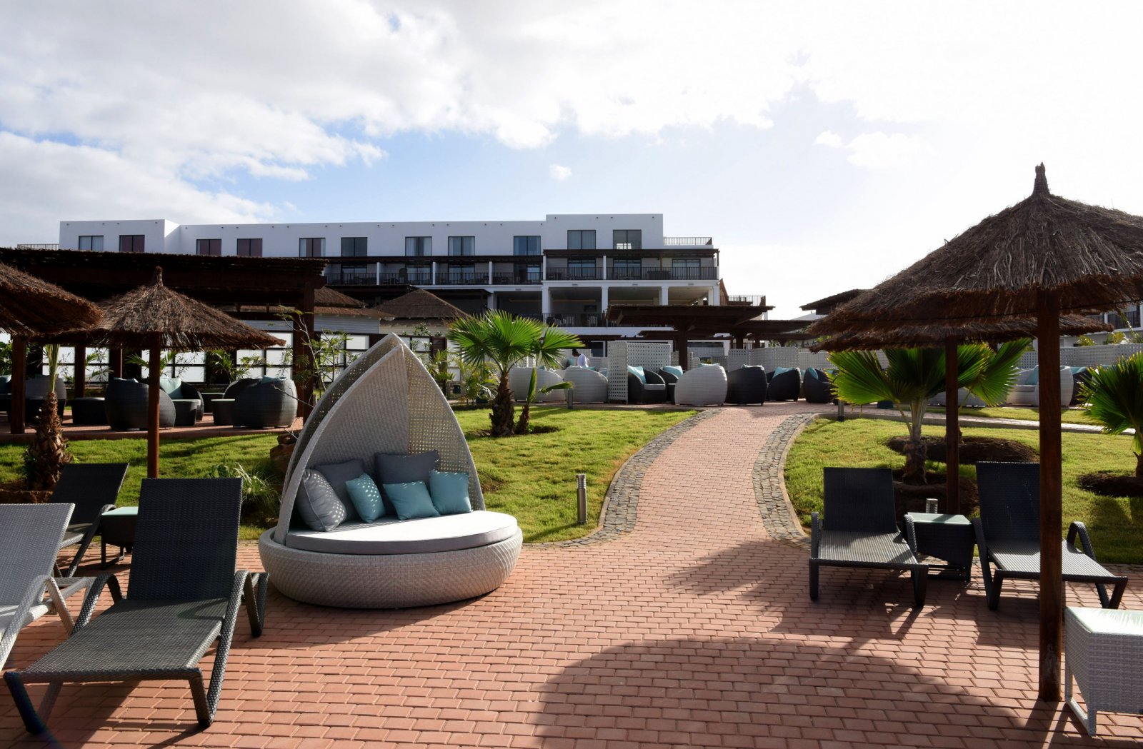 Garantierte Rendite, Ein-Zimmer-Apartment mit Blick auf die Pools im Melia Llana Beach Resort, Kap Verde