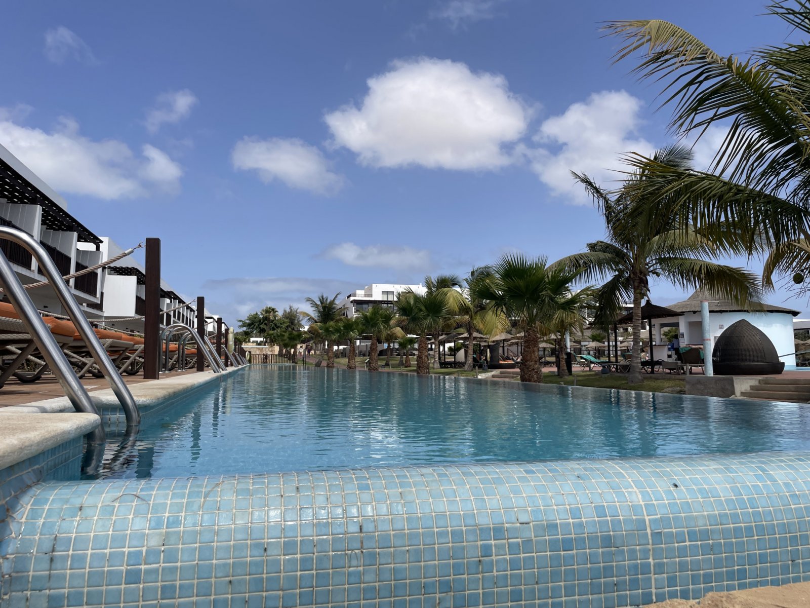 Garantierte Rendite, Ein-Zimmer-Apartment mit Blick auf die Pools im Melia Llana Beach Resort, Kap Verde