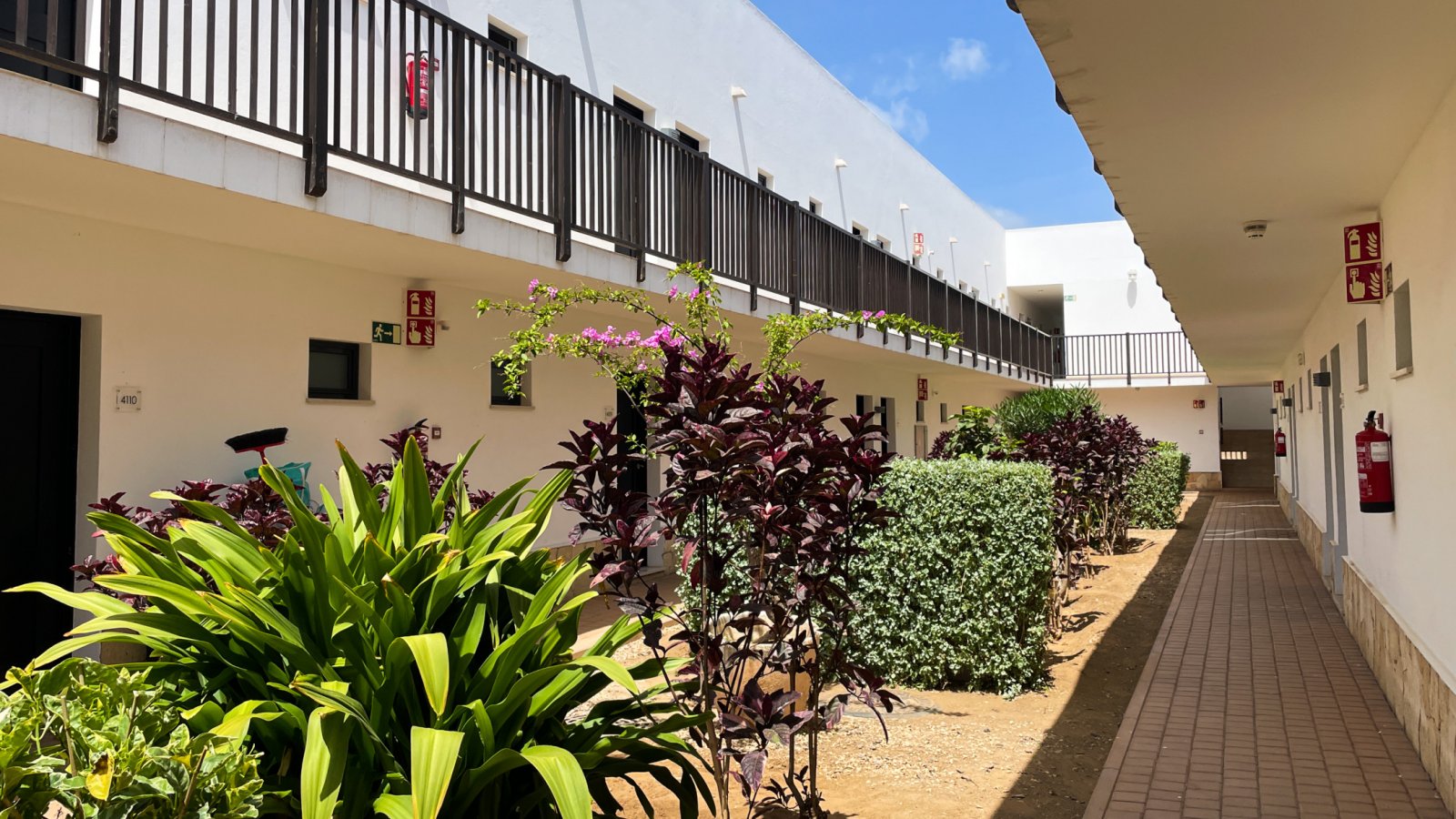 Modernes Studio-Apartment mit Garten in einem erstklassigen Strandresort auf den Kapverden.