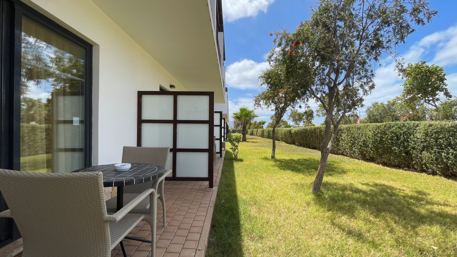 Modernes Studio-Apartment mit Garten in einem erstklassigen Strandresort auf den Kapverden.