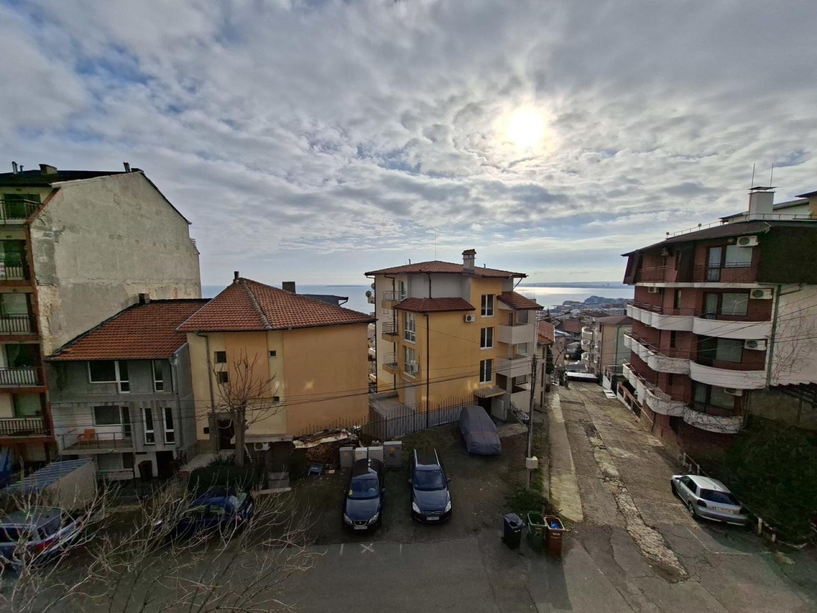 Wohnung 1+3 in einem Wohngebäude in Sveti Vlas, Bulgarien