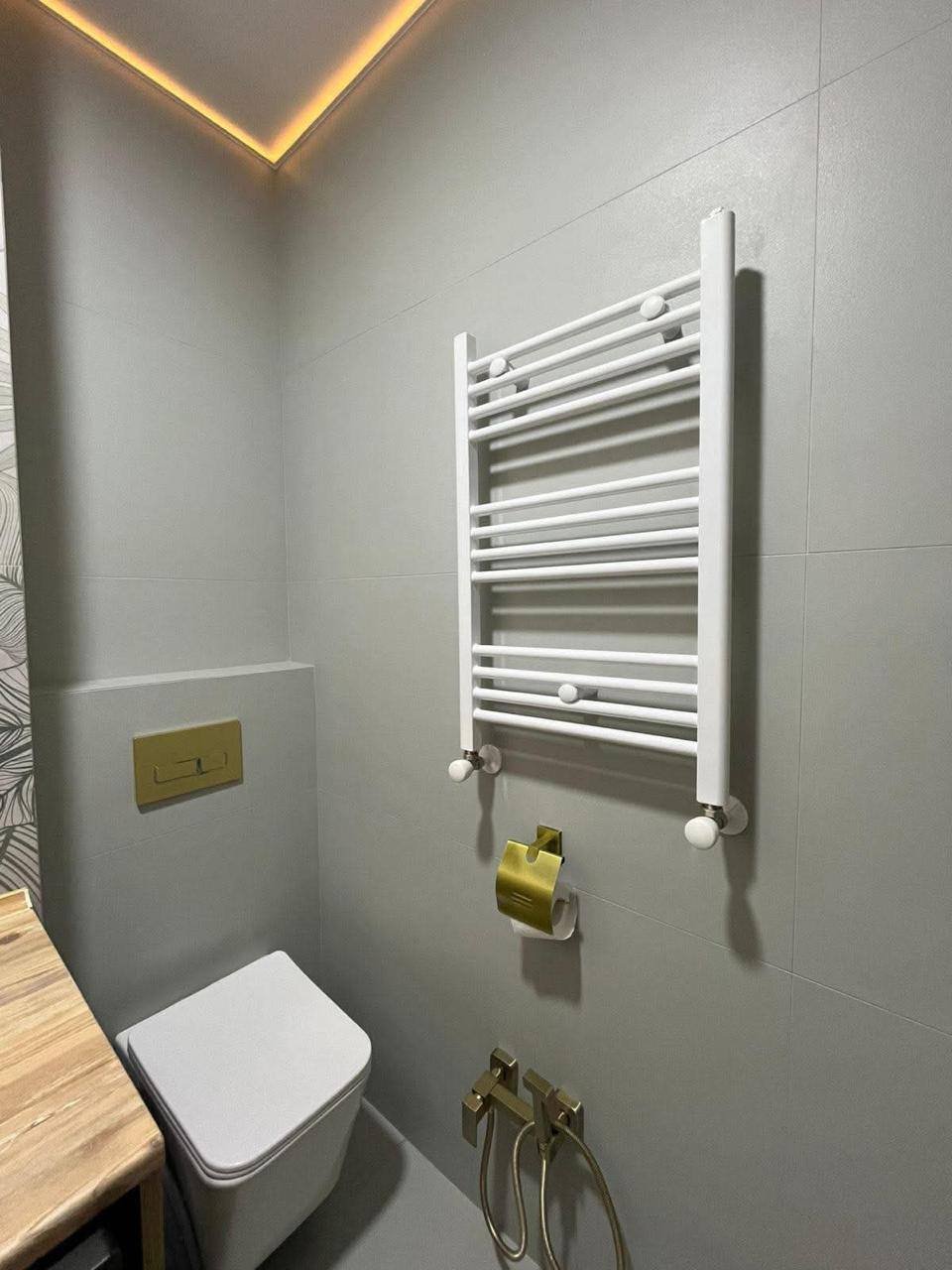 Stilvolle möblierte 2-Zimmer-Wohnung in Batumi, Georgien – Frisch renoviert, hohe Etage und privater Balkon