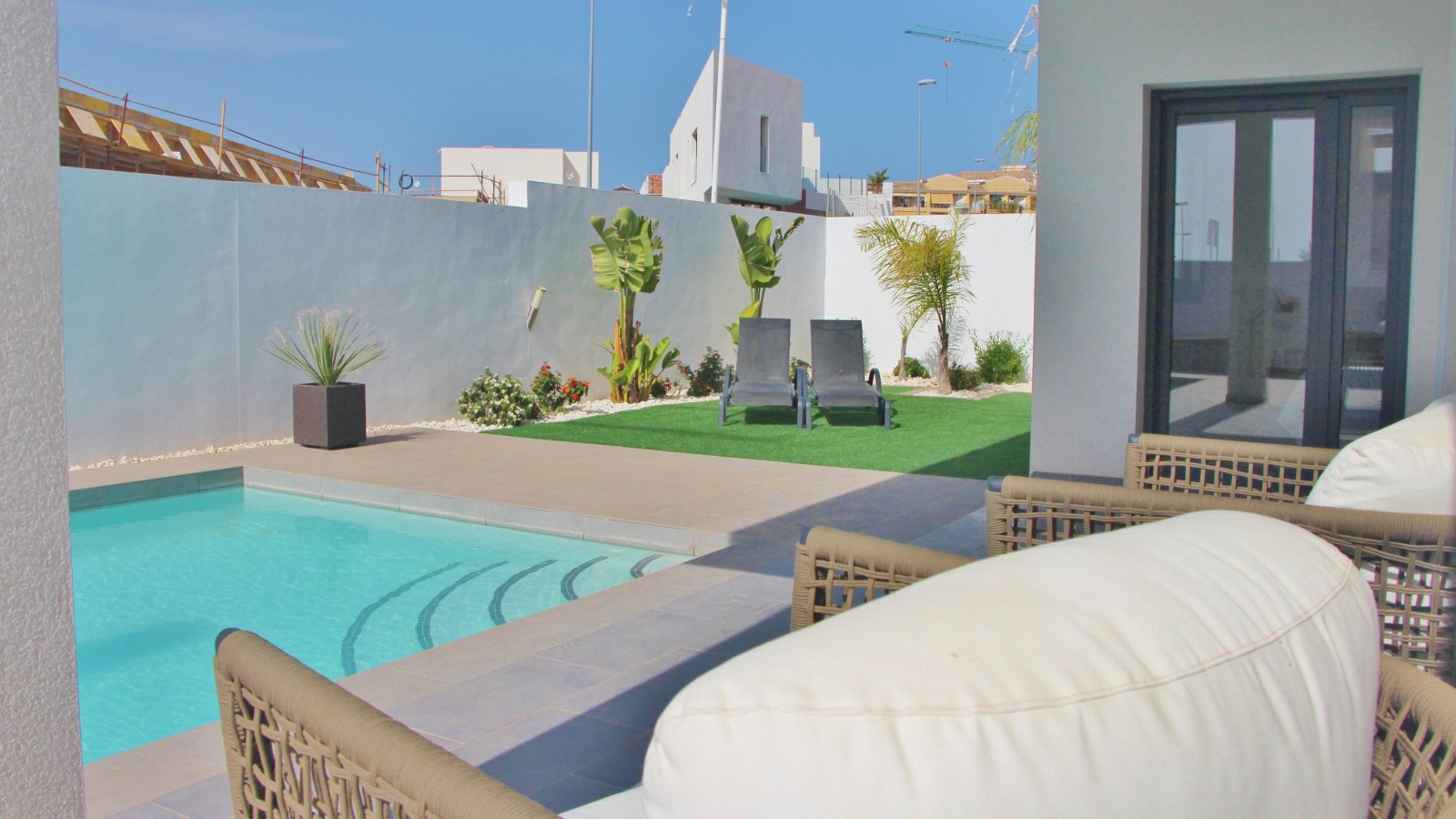 Modernes Haus mit Pool, ruhige Lage in Rafal