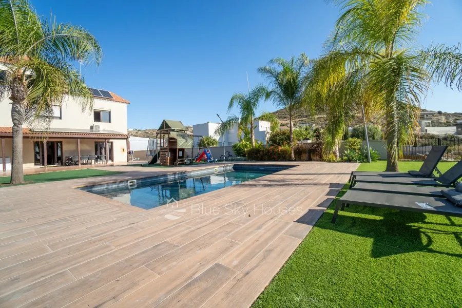 Freistehende Villa in Palodeia, Limassol