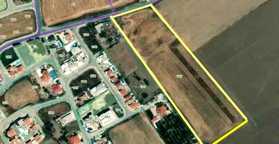 Wohngrundstück in Pervolia, Larnaca