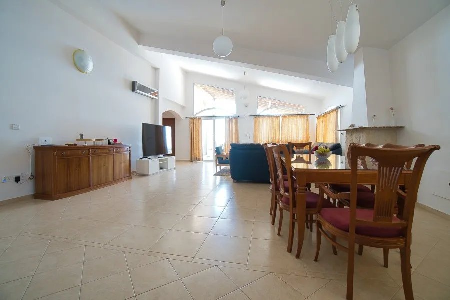 Freistehende Villa in Pissouri, Limassol