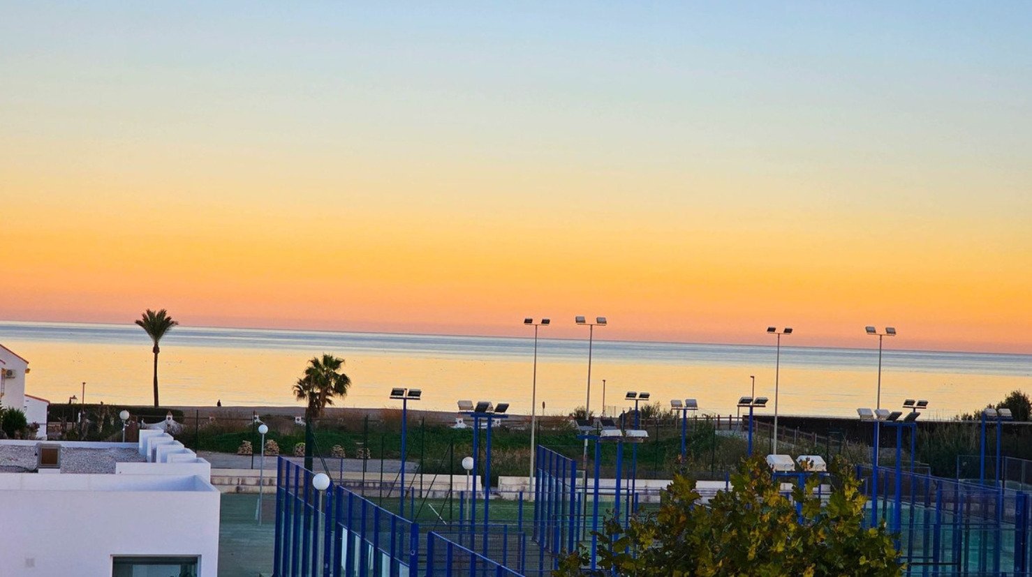 Wunderschönes Haus mit Panoramablick aufs Meer – nur 1 Gehminute vom Strand entfernt, Casares Costa del Sol