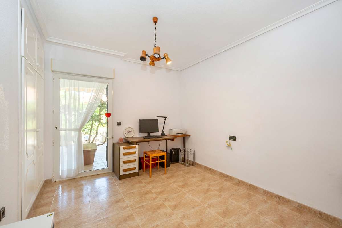 Luxuriöse Eckvilla im Herzen von Cabo Roig – komfortables Wohnen am Meer