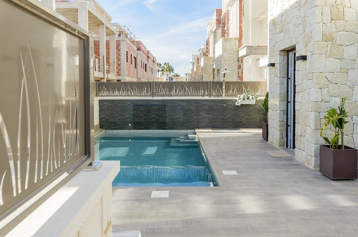 Neues, modernes Haus mit Pool, nur 10 Minuten vom Meer entfernt – Los Montesinos, Costa Blanca