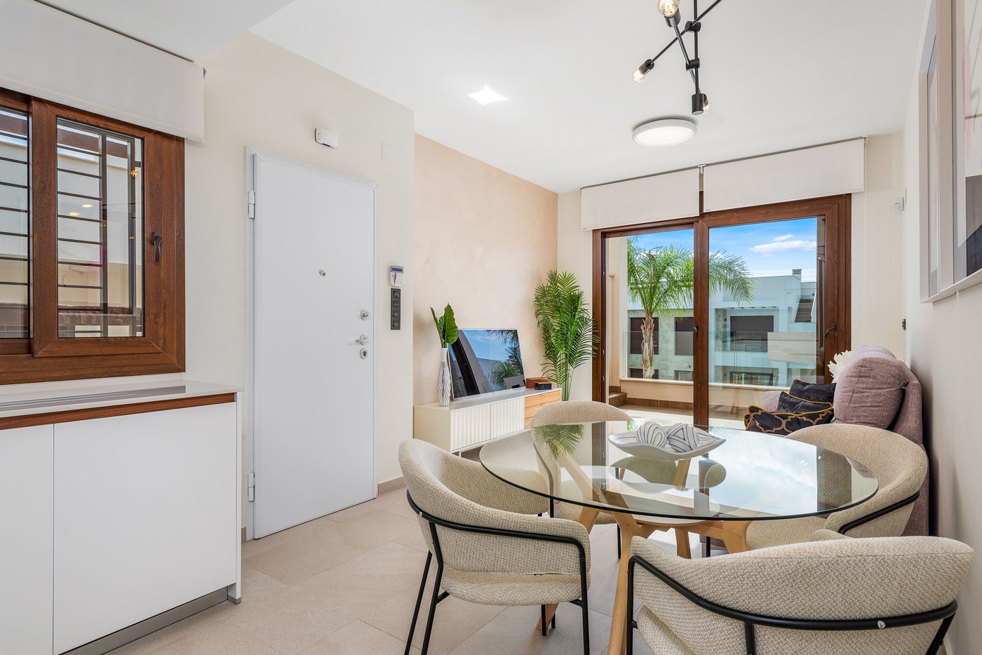 Möblierte Bungalows, Swimmingpool und 3,5 km vom Meer entfernt, Torrevieja