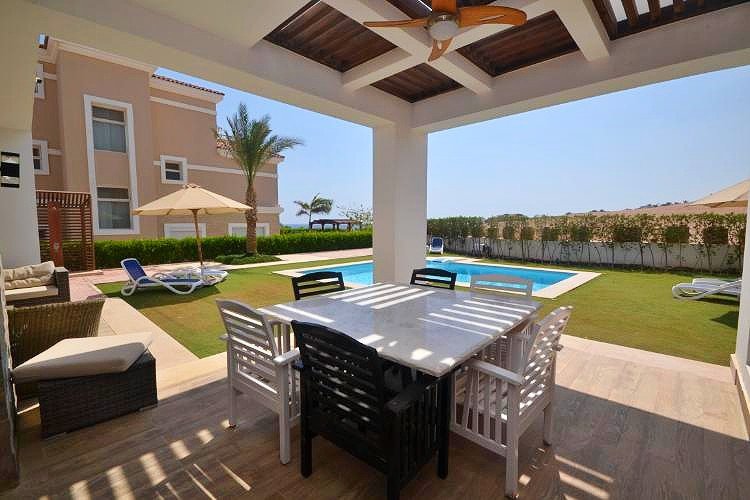 Hurghada : Luxusvilla am Roten Meer mit privatem Pool und Dachterrasse Hurghada : Luxusvilla am Roten Meer mit privatem Pool und Dachterrasse