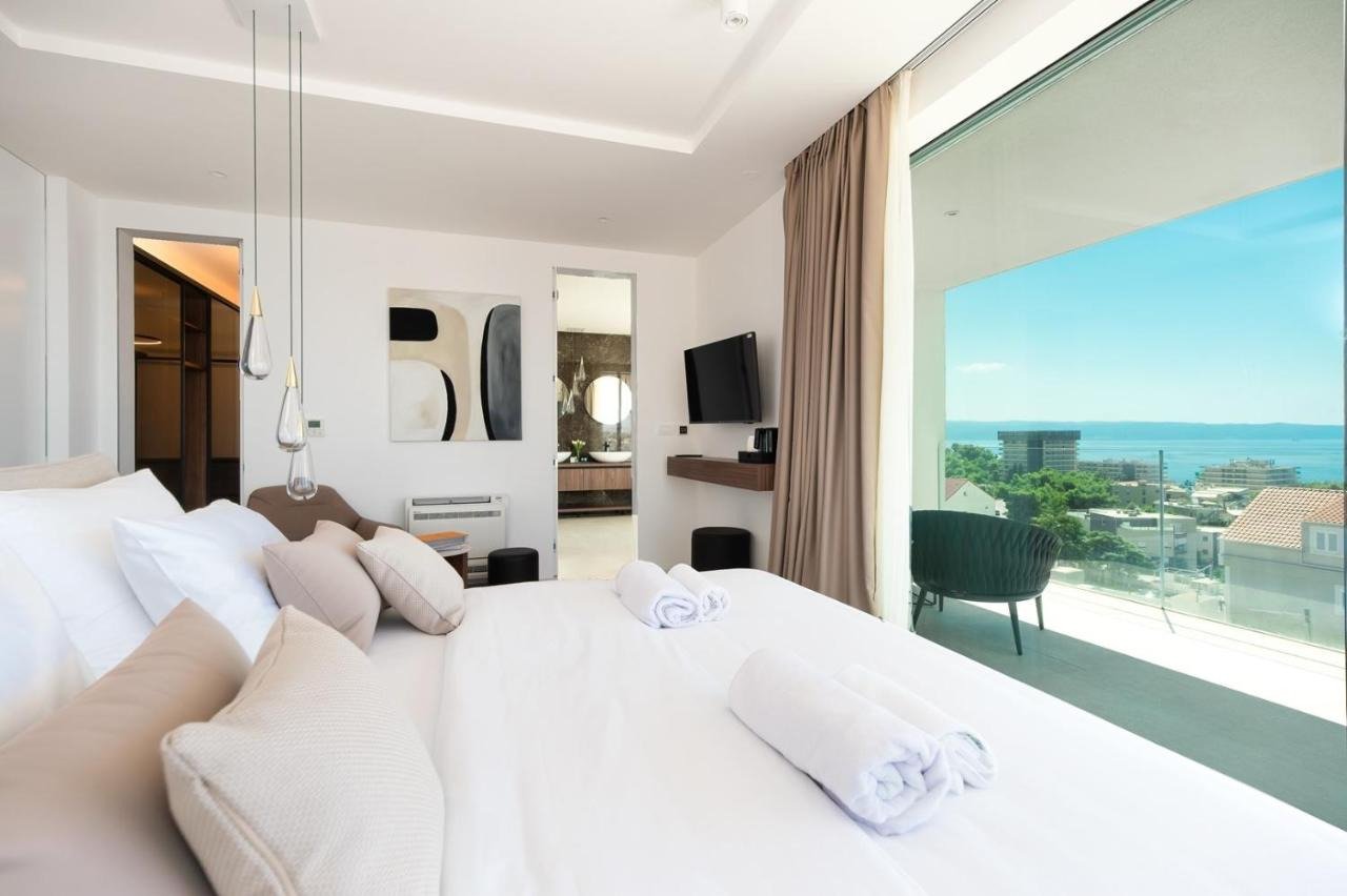 Repräsentative Villa mit Wellnessbereich und Blick auf das Meer und die Inseln, Podstrana