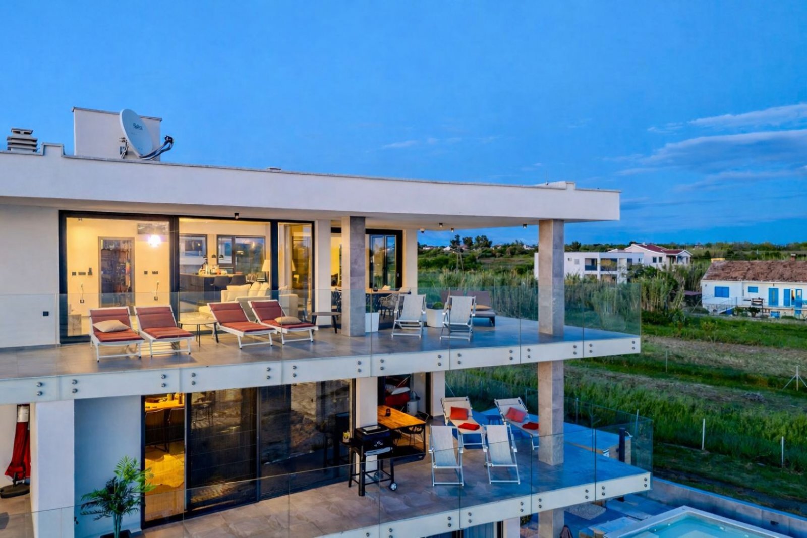 Privlaka: Luxuriöses Penthouse in erster Strandreihe mit Panoramablick, Privlaka, Kroatien Privlaka: Luxuriöses Penthouse in erster Strandreihe mit Panoramablick, Privlaka, Kroatien