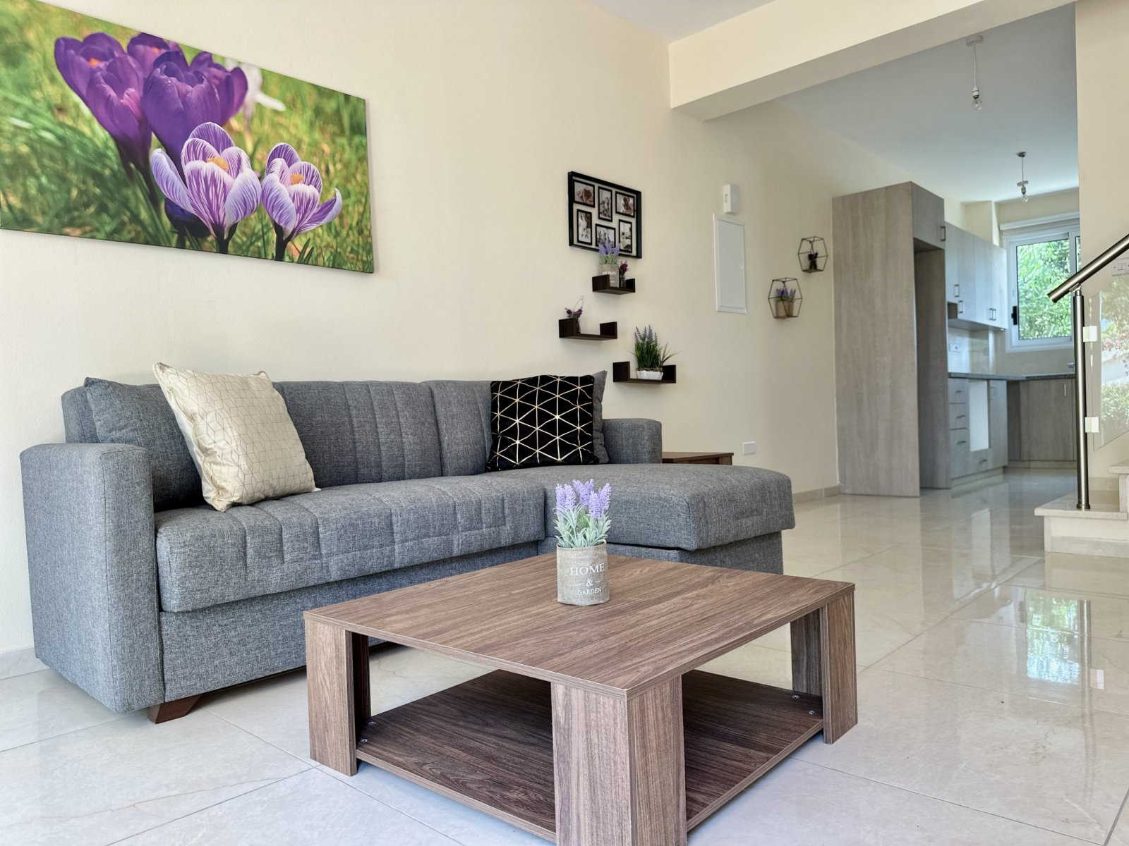 Moderne Villa mit 3 Schlafzimmern, 400 m vom Strand entfernt, in der prestigeträchtigen Lage der Königsgräber in Paphos