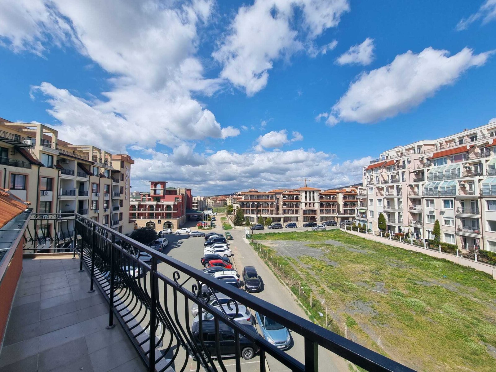 Unmöblierte 2 Zimmer Neubauwohnung im Villa Venezia