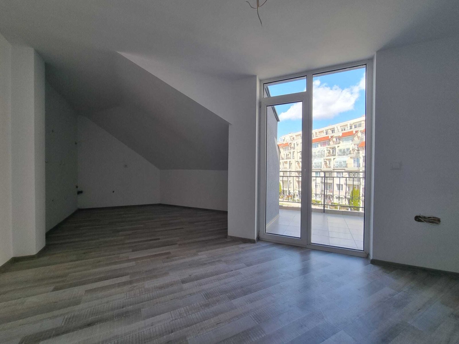 Unmöblierte 2 Zimmer Neubauwohnung im Villa Venezia