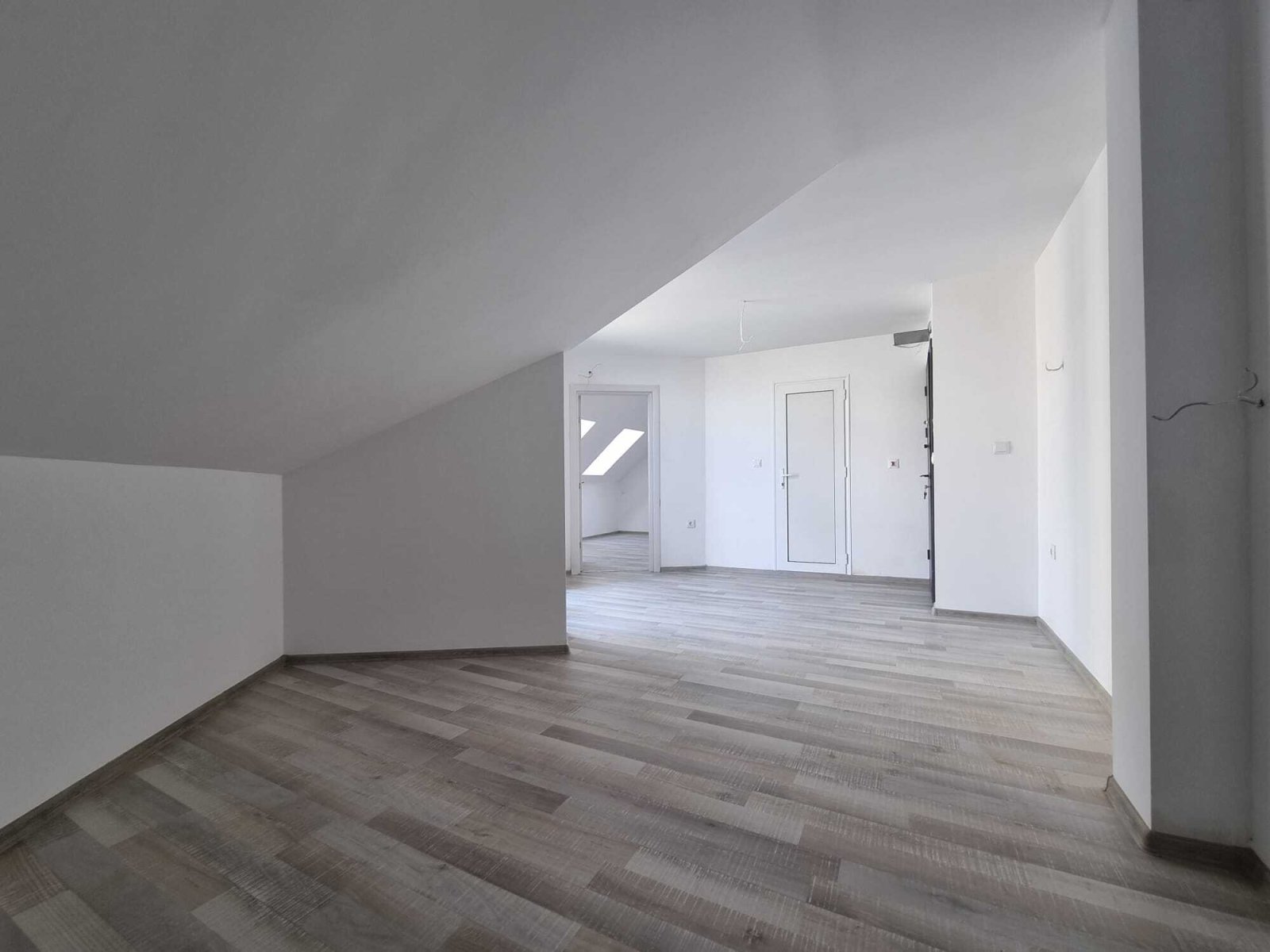 Unmöblierte 2 Zimmer Neubauwohnung im Villa Venezia