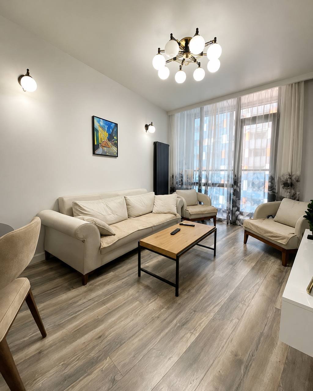 Batumi: Voll möblierte Zwei-Zimmer-Wohnung im DAR Building, Batumi, Georgien – Seitlicher Meerblick, nur 100 Meter vom Strand entfernt Batumi: Voll möblierte Zwei-Zimmer-Wohnung im DAR Building, Batumi, Georgien – Seitlicher Meerblick, nur 100 Meter vom Strand entfernt