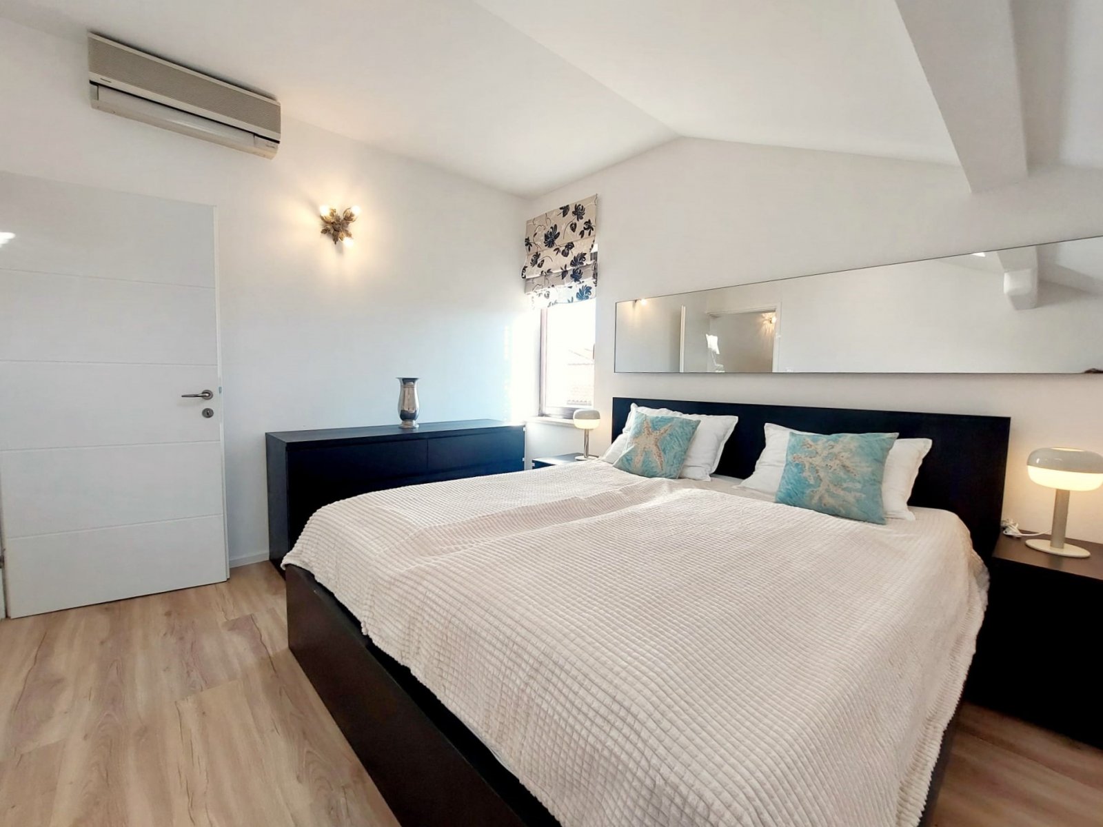 Modernes Apartment mit Meerblick, 150 m vom Strand entfernt, Medulin, Kroatien