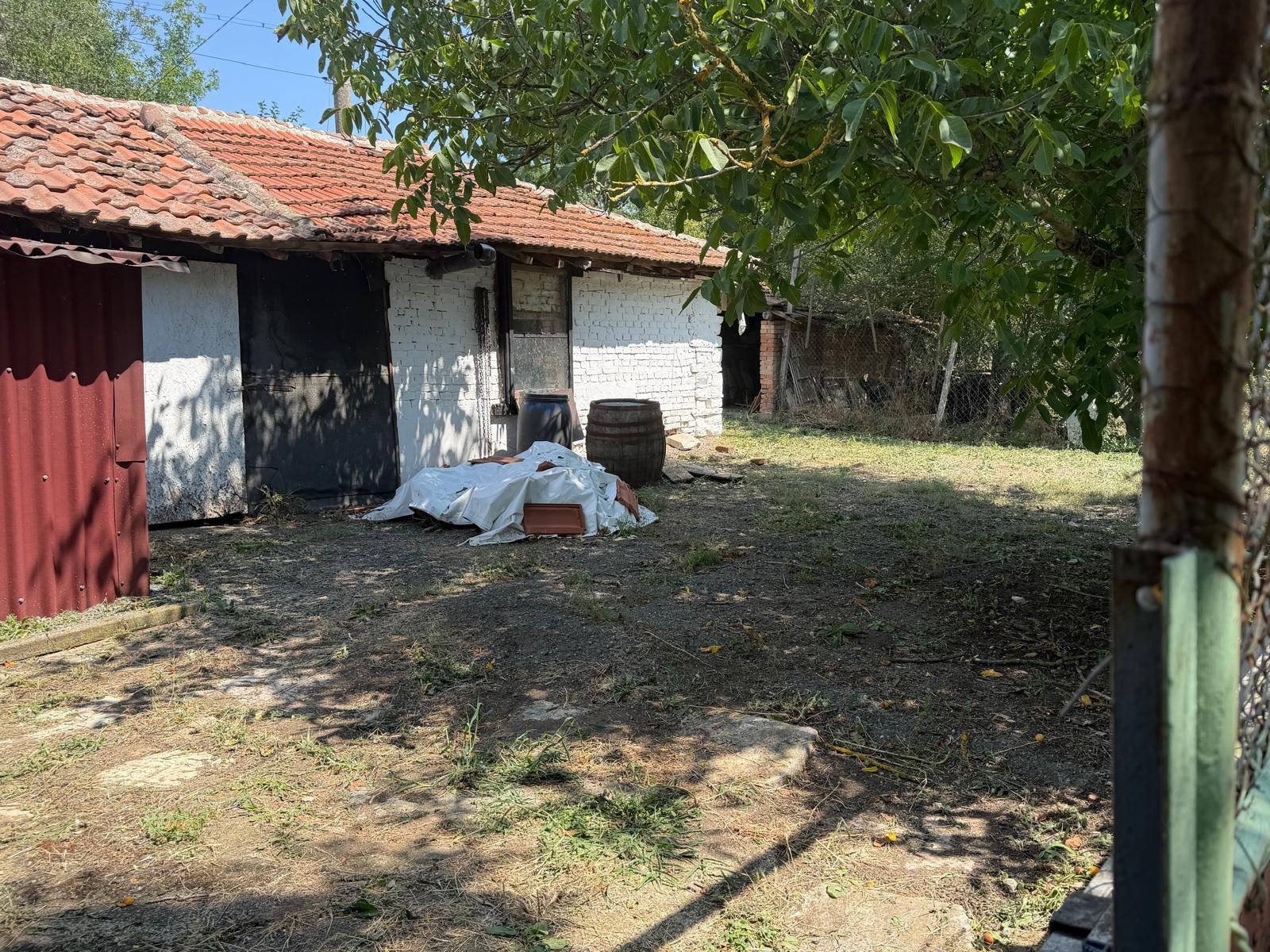 Großes 14-Zimmer-Haus mit großem Grundstück in Bistrets bei Sredets, Bulgarien