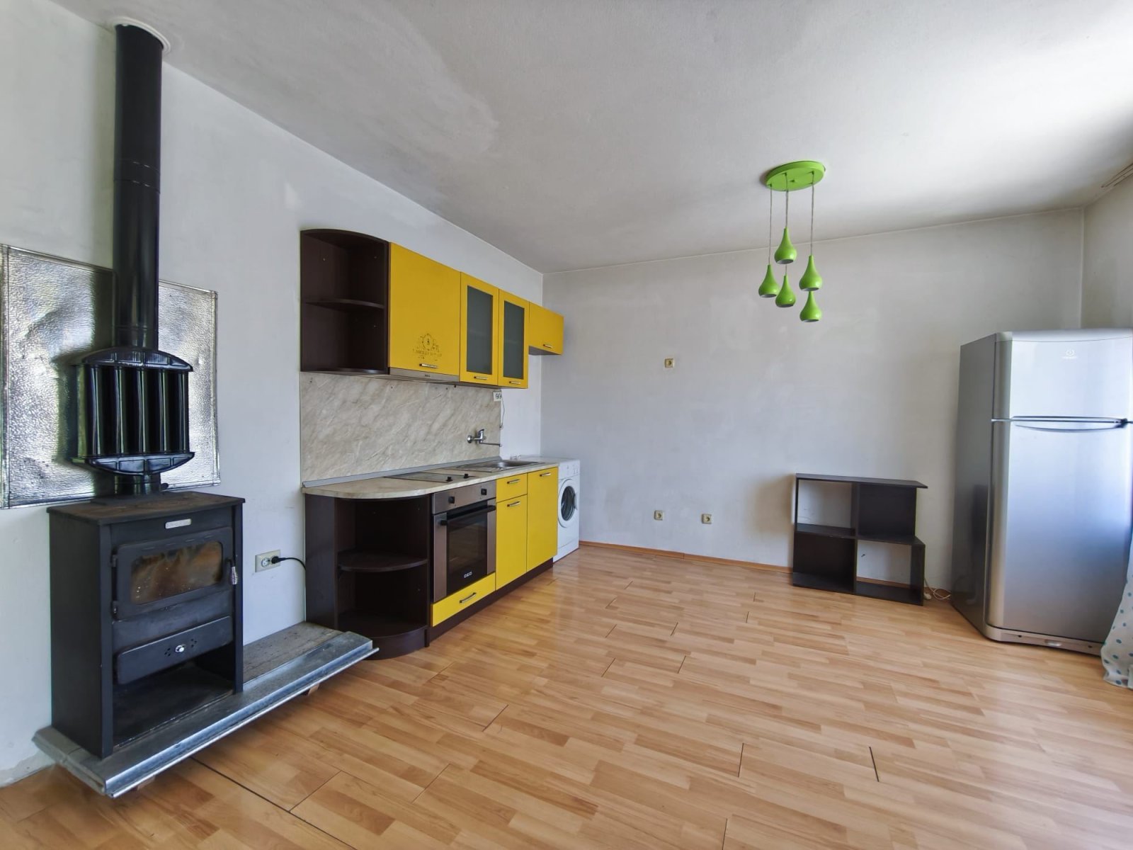 Zweistöckiges Haus im Stadtteil Rudnik, Burgas, Bulgarien