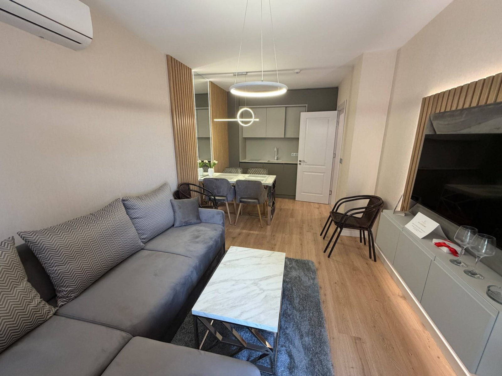 Zweizimmerwohnung mit Poolblick im Luxuskomplex Harmony Suites 16 in Sonnenstrand, Bulgarien