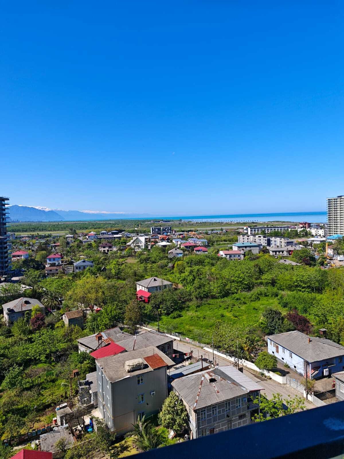 Moderne 3-Zimmer-Wohnung mit Bergblick, Batumi, Georgien – Hoch gelegene Wohnung am New Boulevard