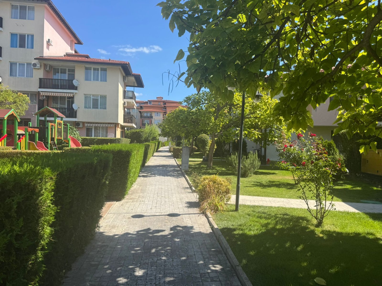 Aheloy: Studio mit Poolblick zur Langzeitmiete ab 1 Jahr im Chateau Aheloy 2 in Aheloy Bulgarien Aheloy: Studio mit Poolblick zur Langzeitmiete ab 1 Jahr im Chateau Aheloy 2 in Aheloy Bulgarien