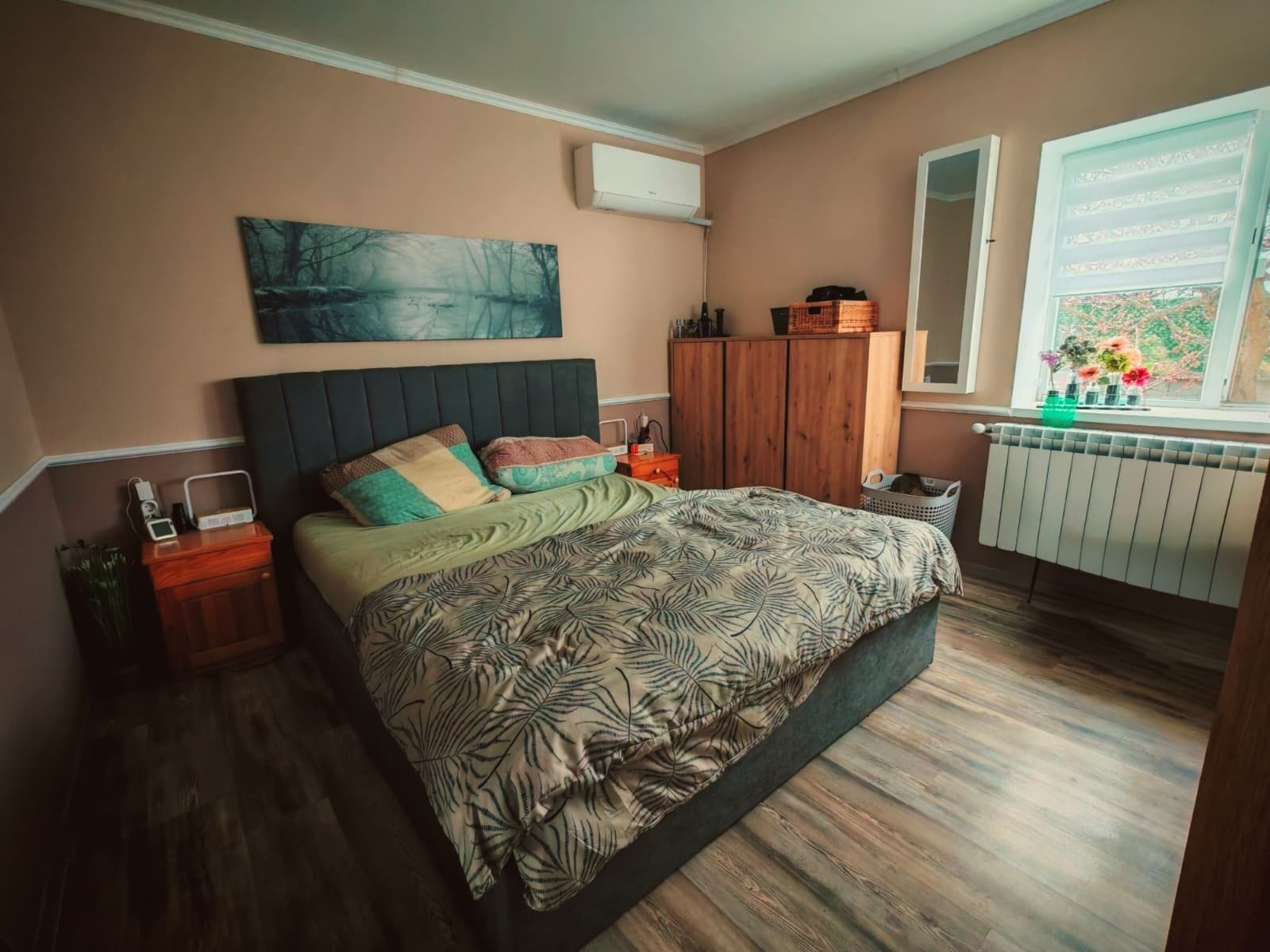 freistehendes, umfassend renoviertes Haus im Dorf Hadji Dimitar, Region Dobritsch