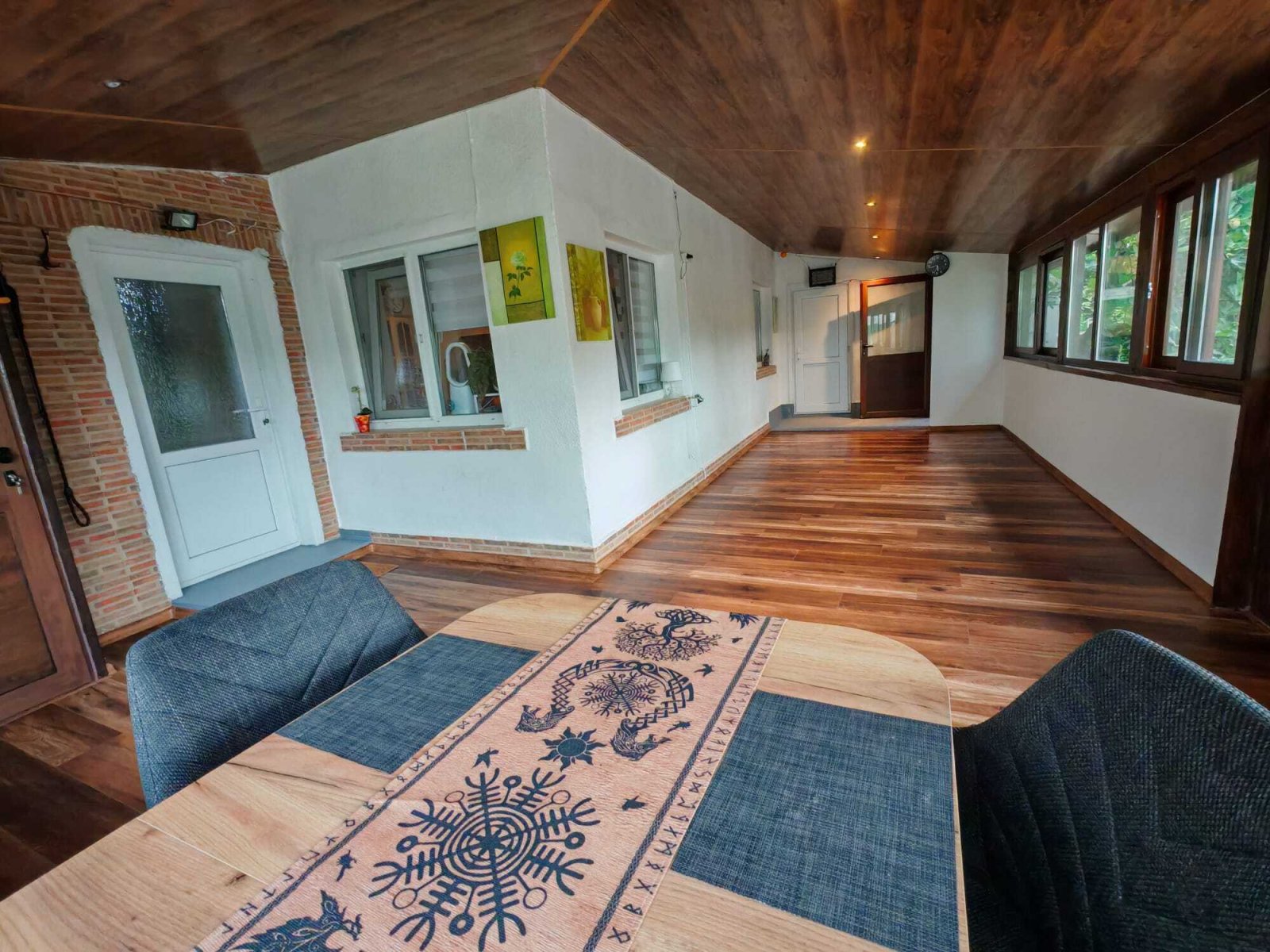 freistehendes, umfassend renoviertes Haus im Dorf Hadji Dimitar, Region Dobritsch