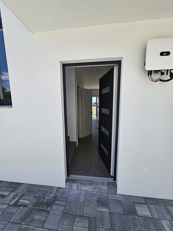 Energieautarkes Haus mit privatem Pool und Photovoltaikanlage, Mandre, Insel Pag