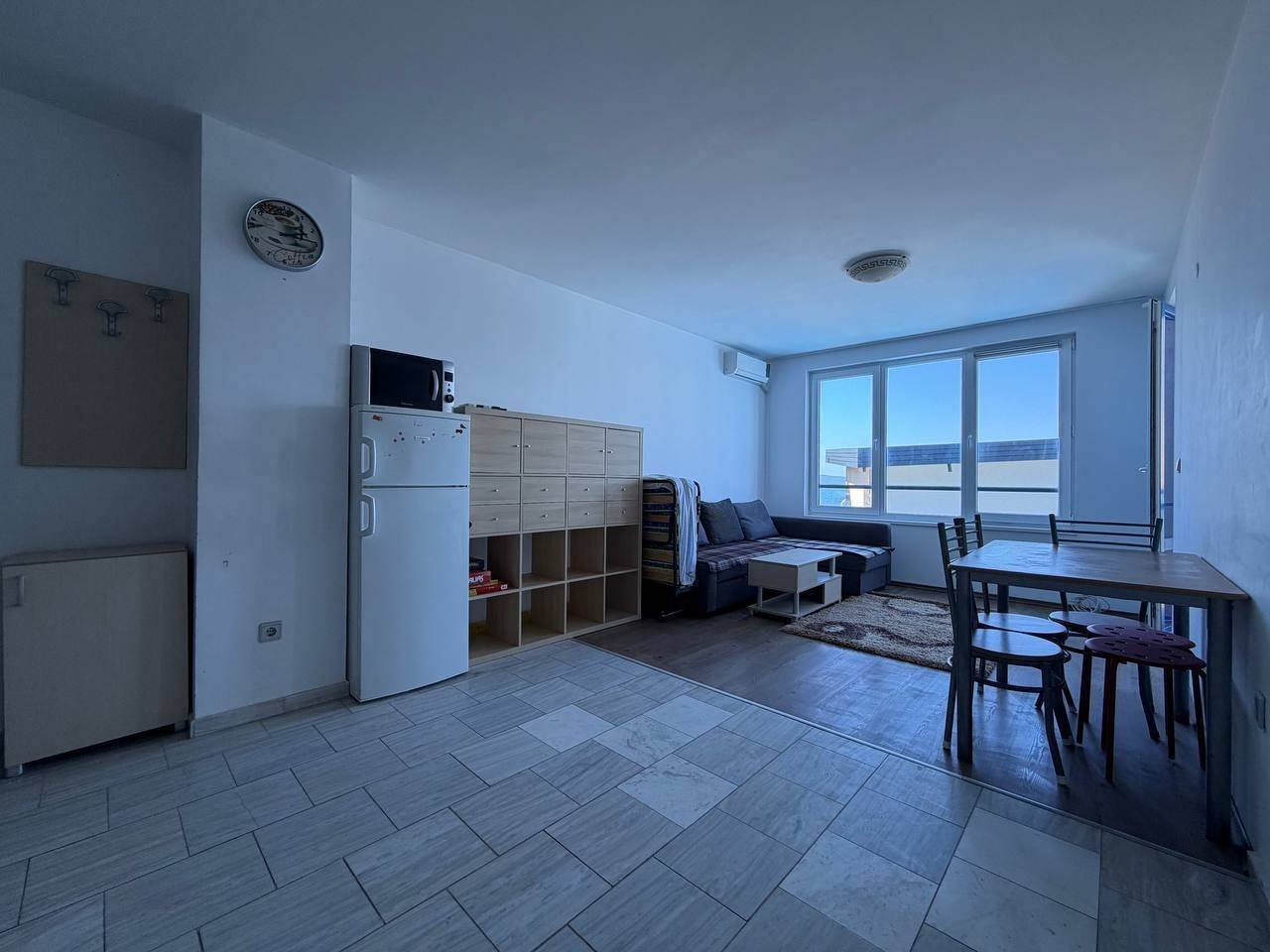 Zweizimmerwohnung mit Meer- und Poolblick im Komplex „Blue Bay Palace“ in Pomorie, Bulgarien