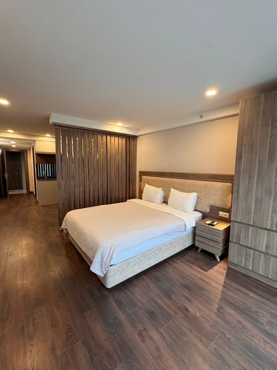 Großes Studio-Apartment auf einer hohen Etage in La Quinta, Batumi, Georgien – Voll möblierte Immobilie in Meeresnähe