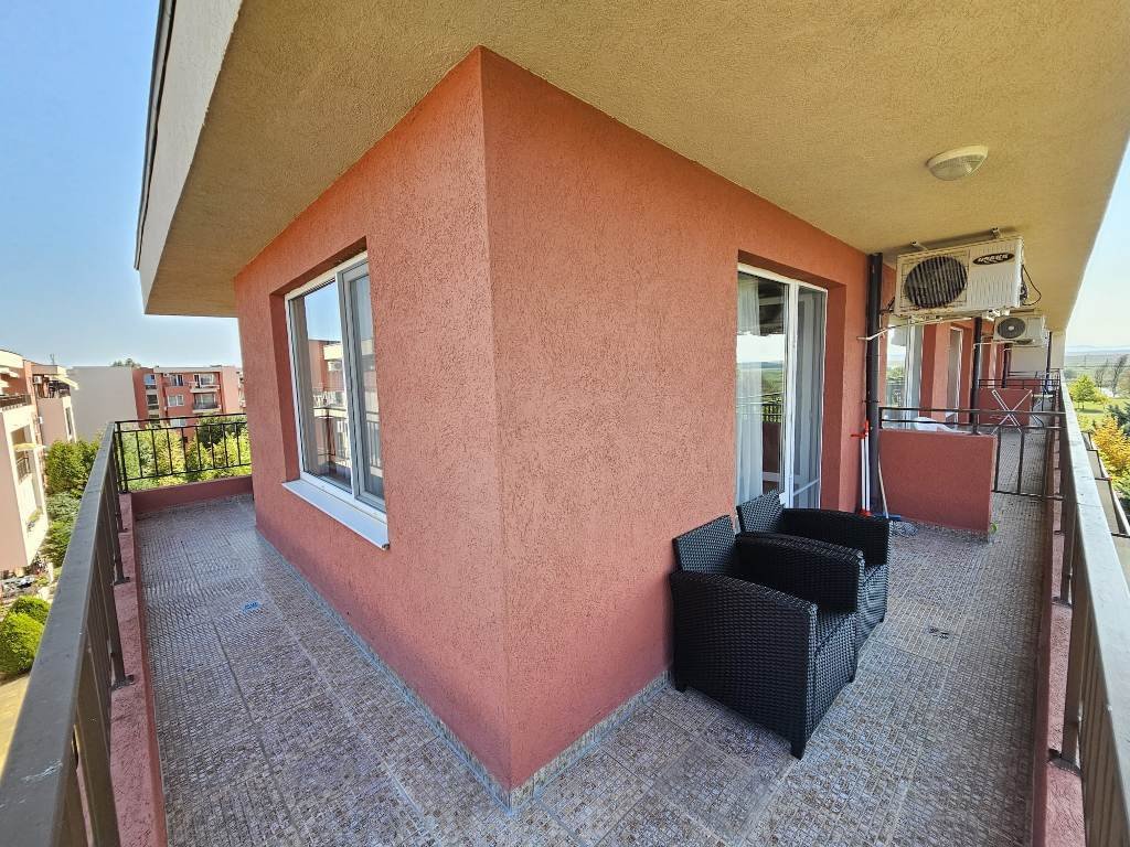 Studio mit Poolblick im Komplex „Holiday Fort Club“ in Sonnenstrand, Bulgarien