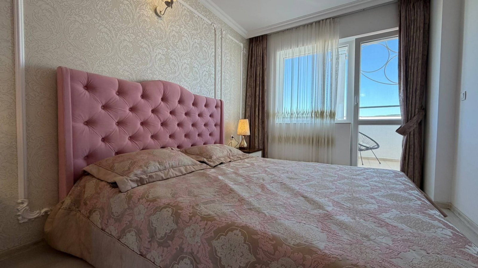 Dreizimmerwohnung mit Poolblick im exklusiven Komplex „Sweet Homes 6“ in Sonnenstrand, Bulgarien