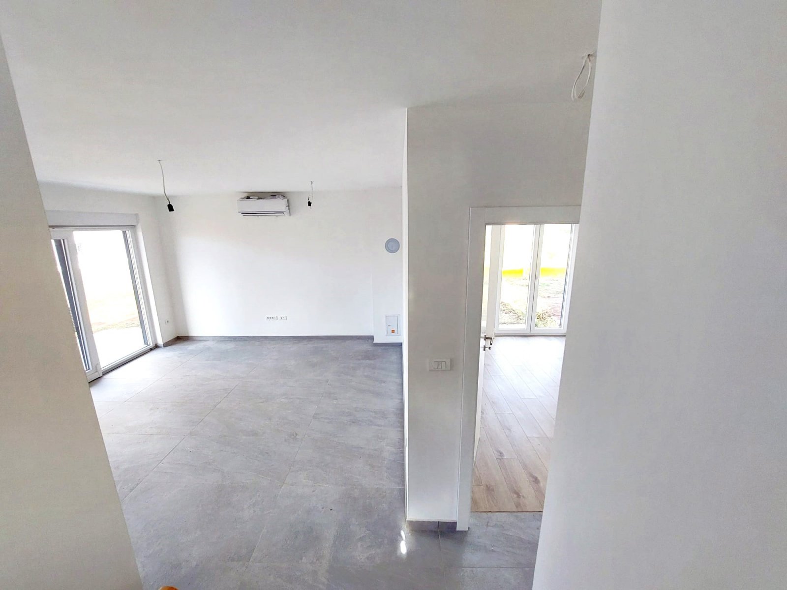 Modernes Einfamilienhaus mit Garten in ruhiger Lage, Medulin, Kroatien